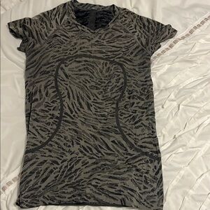 Lululemon leopard swiftly tech